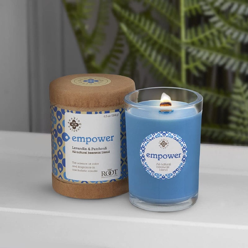 Root Candles شمعة سبا من روت كاندلز لتحقيق التوازن، شمعة خشبية، شموع عطرية، 6.5 أونصة، تمكين: لافندين وبتشولي - Image 3